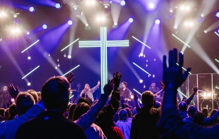 Música gospel ganha destaque nas rádios e marca 2025